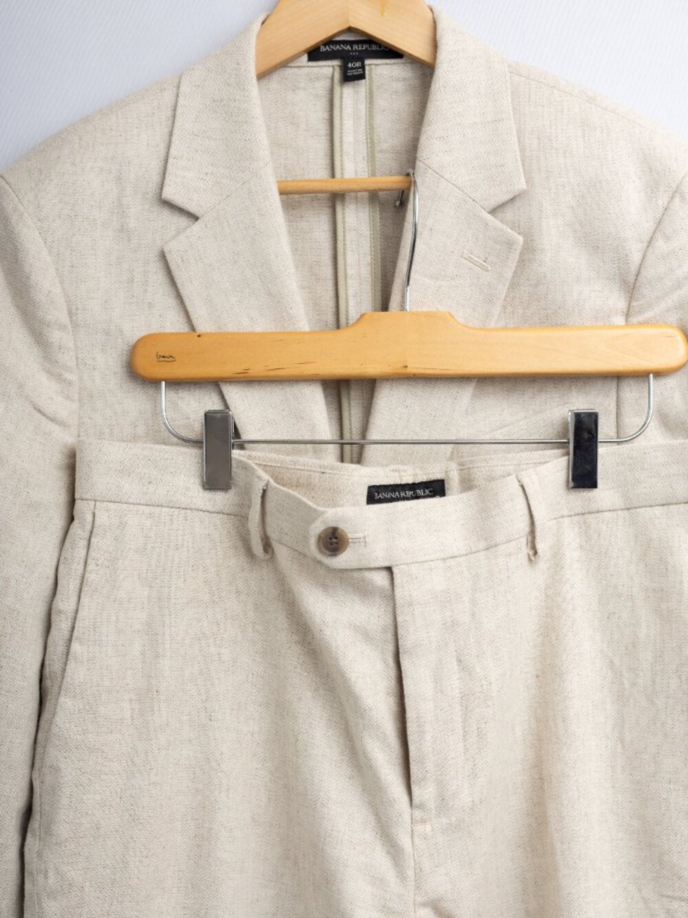 Tailored Slim-Fit Herringbone Linen Suit Jacket and Pants - Picture 4 of 5